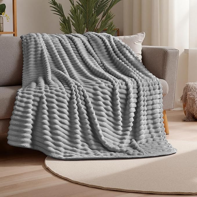 Joiedomi Twin Blanket for Bed, Soft & Warm Grey Fleece Blankets Gifts for Women Men Mom, Cozy Cute Soft Throw 60x80 Inches