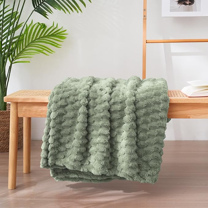 Vessia Flannel Fleece Twin Blanket, 3D Jacquard Sage Green Fuzzy and Warm Blanket for Couch, Sofa, Bed, 300GSM Super Soft Touch Cozy Home Decor for All Seasons (60x80 inches)