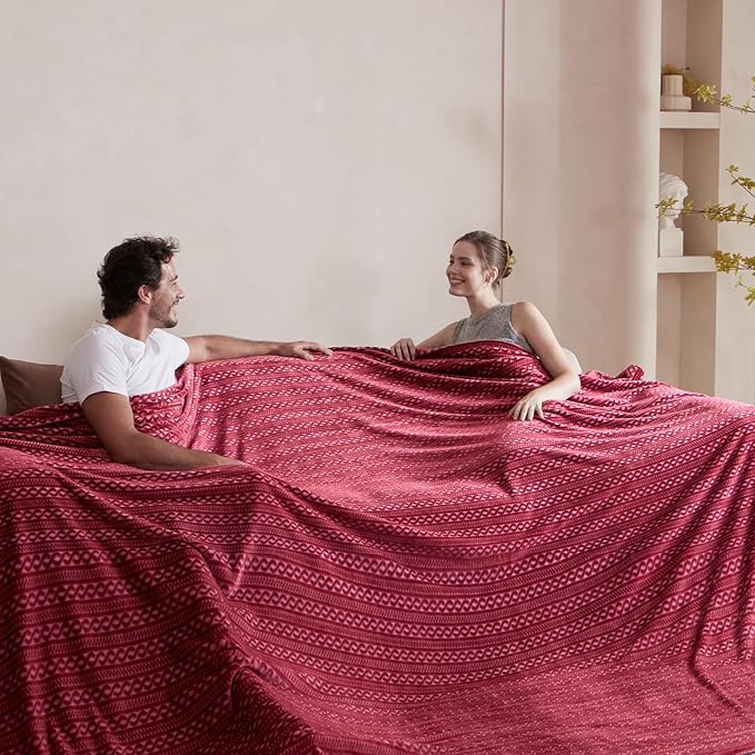 Extra Large Soft Cozy 120x120 Inches Seamless Oversized King Fleece Blanket - Huge 3D Jacquard Decorative 10'x10' California King Blanket for Bed, Sofa, Couch, Travel, Red Chain