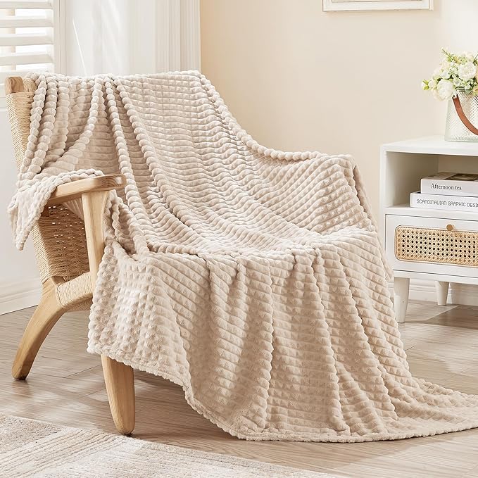 EMME Fleece Blanket, 3D Jacquard Throw Blanket for Couch and Bed, Soft Cozy and Fluffy Blankets Lightweight Luxury Flannel with Geometric Grid Design (Beige, 108" x 90")