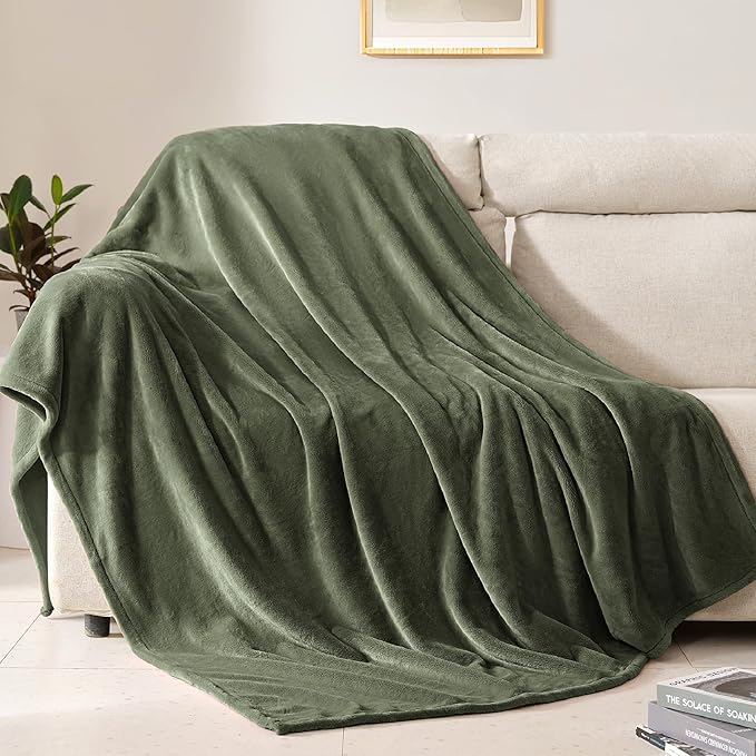 BEAUTEX Fleece Blanket King Size Super Soft Flannel Throw Blanket Lightweight Fuzzy Plush Blanket for Couch Sofa or Bed All Seasons (Olive Green, 108" x 90")