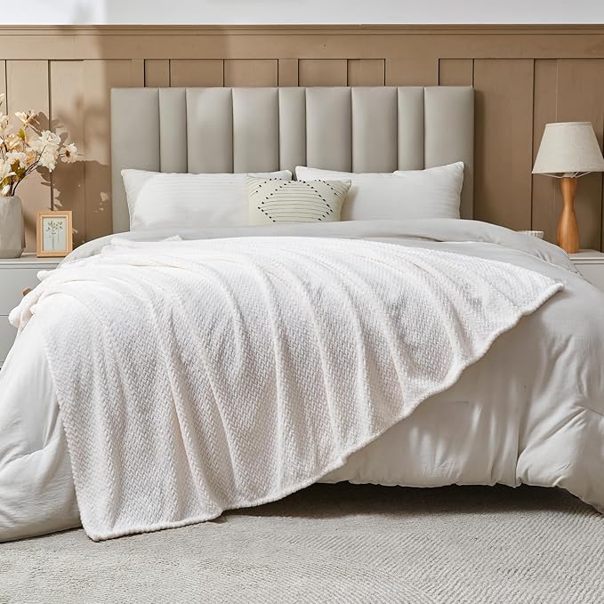 NEWCOSPLAY Super Soft Throw Blanket Ivory Premium Silky Flannel Fleece Leaves Pattern Lightweight Bed Blanket All Season Use (Ivory, Throw(40"x50"))