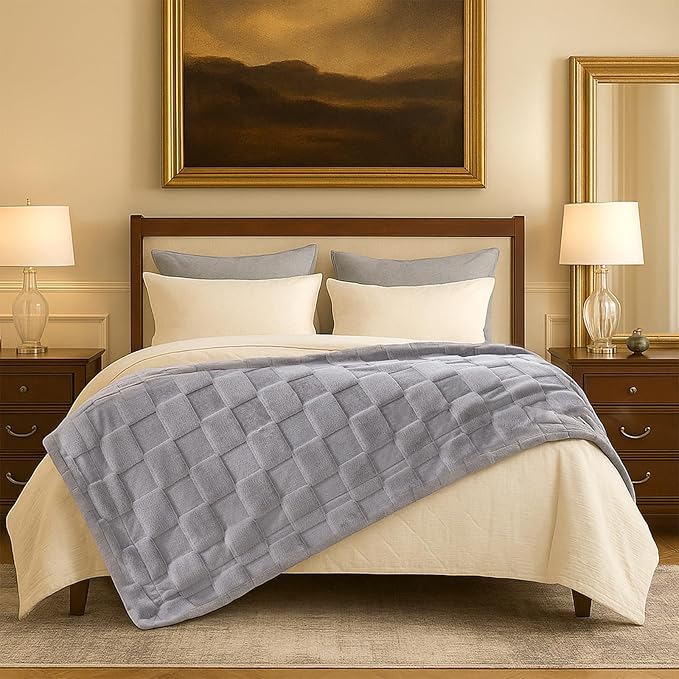 Cozy Bliss Checkered Faux Rabbit Fur Grey Throw Blanket, Soft Fuzzy Fluffy Minky Furry Blankets for Couch, Bed (50 * 60 Inches Light Grey)