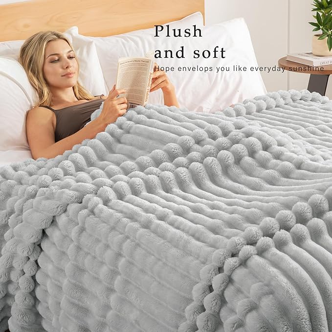 Exclusivo Mezcla King Size Flannel Fleece Blanket, Super Soft Striped Jacquard Bed Blanket, Lightweight Fuzzy Cozy for All Seasons, 90x104 Inches, Light Grey