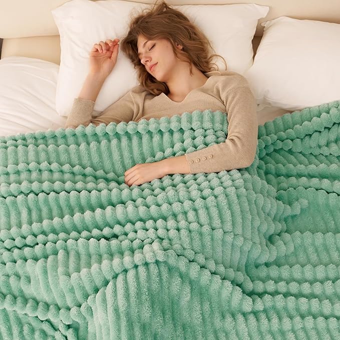 Joiedomi Queen Size Blanket for Bed, Soft & Warm Sage Green Fleece Blankets Gifts for Women Mom, Cozy Cute Soft Throw 90x90 Inches