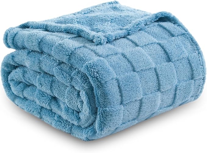 NEWCOSPLAY Super Soft King Blanket Blue Premium Silky Flannel Fleece 3D Checkered Lightweight Bed Blanket All Season Use (Blue Checkered, King(90"x110"))