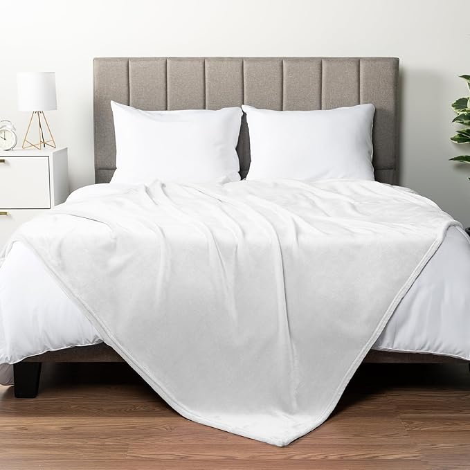 PAVILIA White Fleece Throw Blanket for Couch, Soft Fuzzy Flannel Throw for Sofa, Luxury Plush Microfiber Bed Blanket, Cozy Home Decorative Velvet Gift Blanket, 50x60