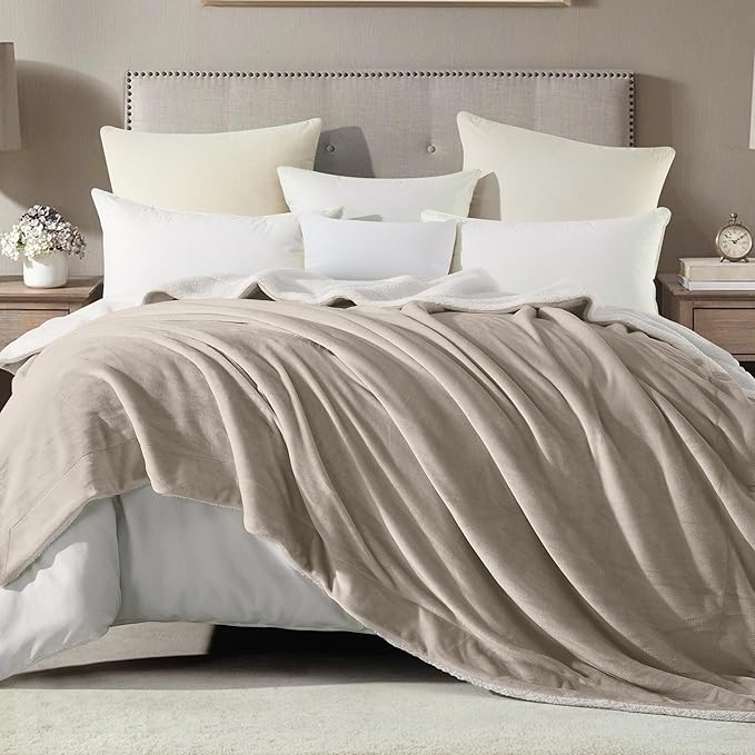 Mocassi Premium Ultra-Soft Flannel Fleece Sherpa Throw Blanket - Warm Cozy Reversible Plush Micromink Blanket for Couch, Bed and Sofa - Fluffy, Christmas Winter Bedding Gift, King, Cream