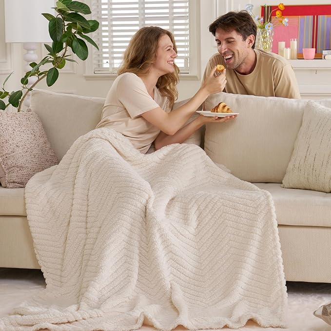 Joiedomi Cream White Throw Blanket for Couch, Soft & Warm White Fleece Blankets Gifts for Women Mom, Cozy Cute Soft Throw 50x60 Inches
