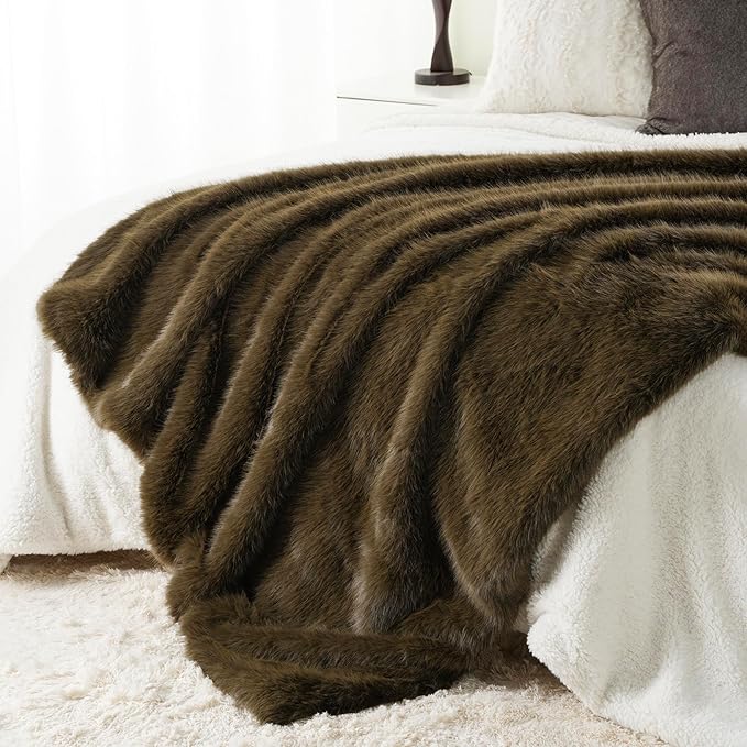 BATTILO HOME Luxury Fluffy Olive Green Faux Fur Throw Blanket, Cozy Warm Fur Blanket for Couch, Sofa, Chair, Bed, Plush Fuzzy Fur Throws with Long Pile, 60"x80"