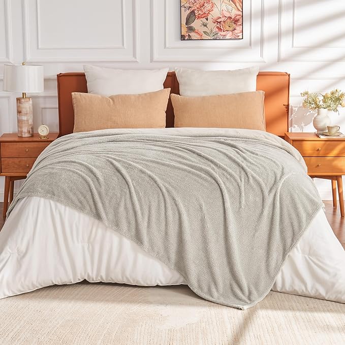 EMME Fluffy Soft Blanket Queen Size - 80"*90" Grey Soft Fluffy Warm Bed Blankets Bed, Camping, Picnic, Travel Lightweight Blanket