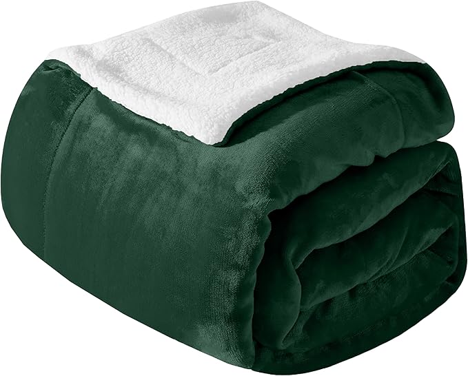 Mocassi Premium Ultra-Soft Velvet Touch Flannel Fleece Sherpa Throw - Warm Cozy Reversible Plush Micromink Throw Blanket for Couch, Bed and Sofa - Fluffy, Christmas Winter Bedding Gift, Hunter Green