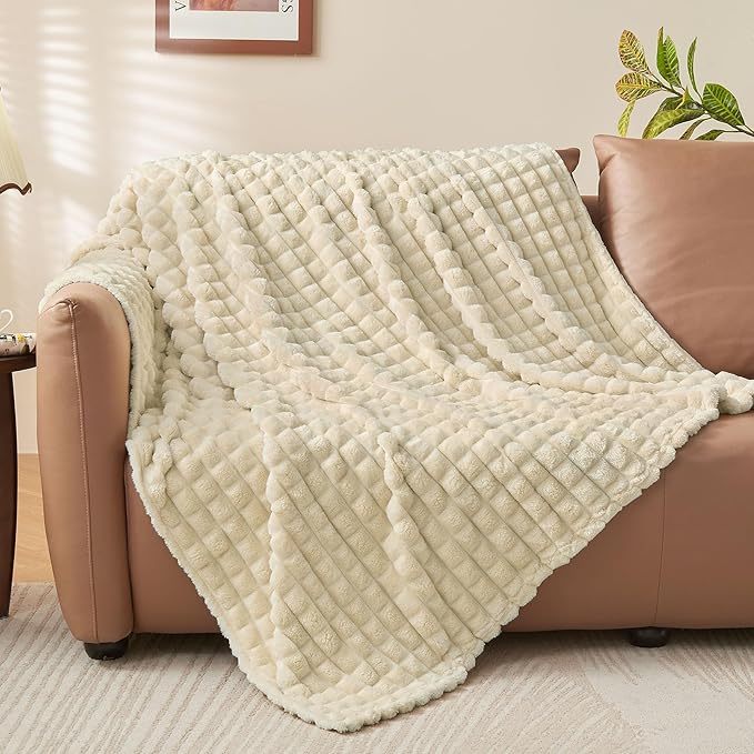 BEDELITE Beige Throw Blanket for Couch and Bed- Super Soft and Warm 3D Checkered Fluffy Fuzzy Fleece Blanket, Luxurious Plush Cozy Blanket for Room Decor Spring, 50x60 inches