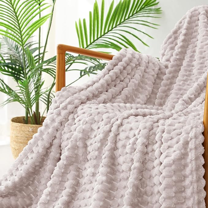 Exclusivo Mezcla Fleece Throw Blanket for Couch, Extra Large Fuzzy Camel Bed Blankets, Soft Cozy Plush Sofa Throws for All Seasons, 50x70 Inches