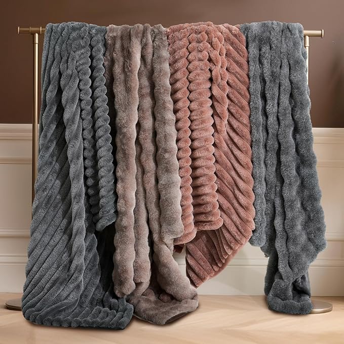 Amélie Home Faux Fur Throw Blanket, Ultra Soft Fuzzy Plush Bubble Blanket for Couch, Bed & Living Room, 60"x80", Cationic Bear Brown