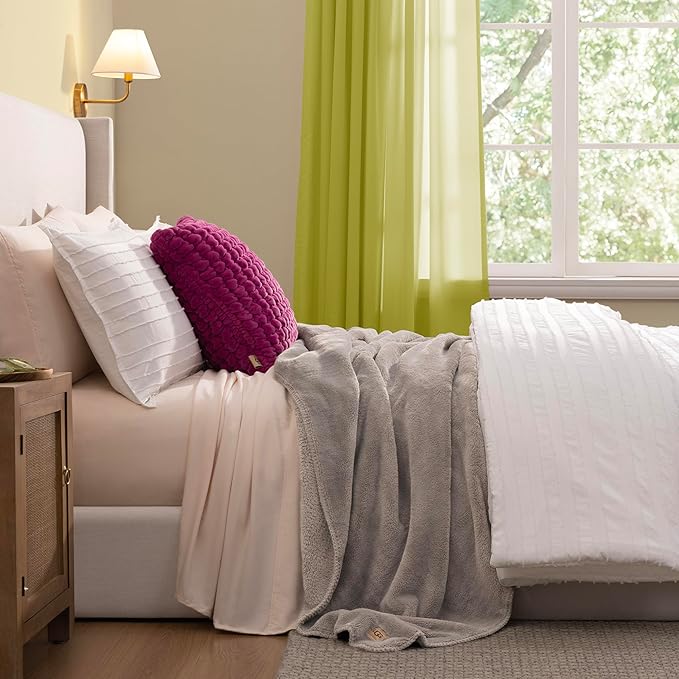 UGG Whitecap Full/Queen Blanket, Fleece Fluffy Blanket for Bed, Luxury Cozy Oversized Throw for Couch, Washable Queen Bedding, Hypoallergenic Bedding Queen Size, 90" x 90", Seal Grey