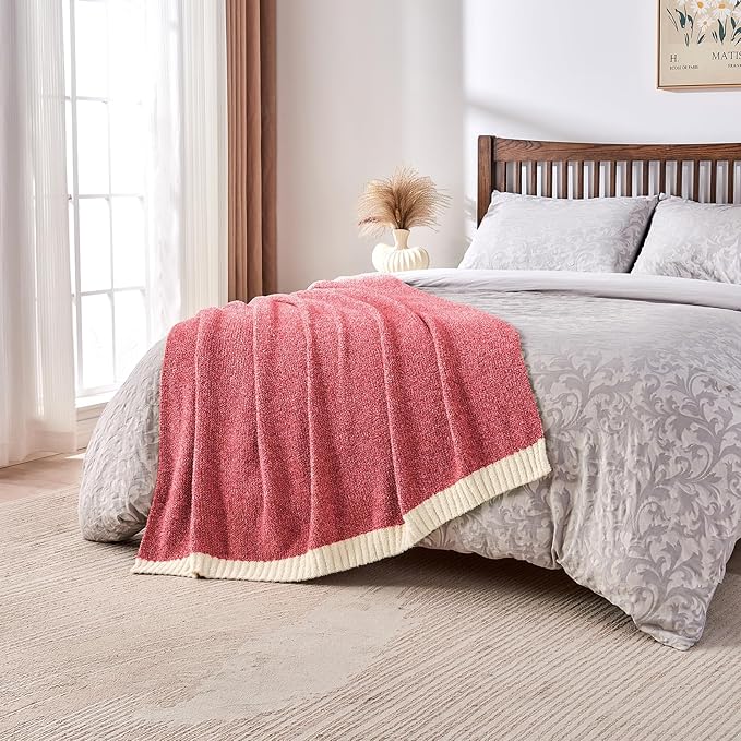 CozeCube Super Soft Fullfy Microfiber Reversible Knitted Blankets, Warm Cozy Fuzzy Plush Throw, Christmas red and White Melange Throw Blanket for Couch Bed Sofa, 50" x 60"