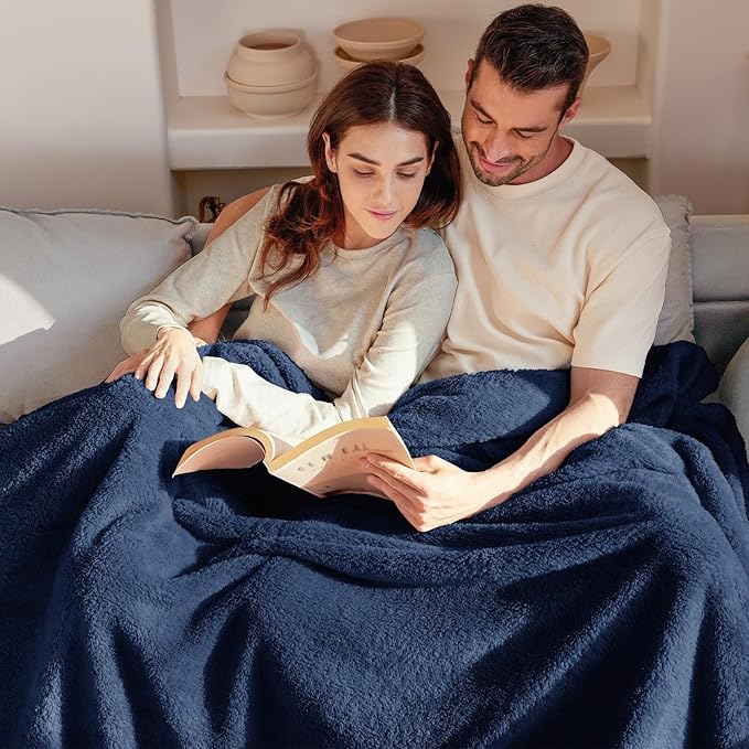 Exclusivo Mezcla King Size Blanket for Bed, Super Soft Velvet Plush Fleece Blankets, Fuzzy Cozy and Warm for Winter, 90x104 Inches, Navy Blue