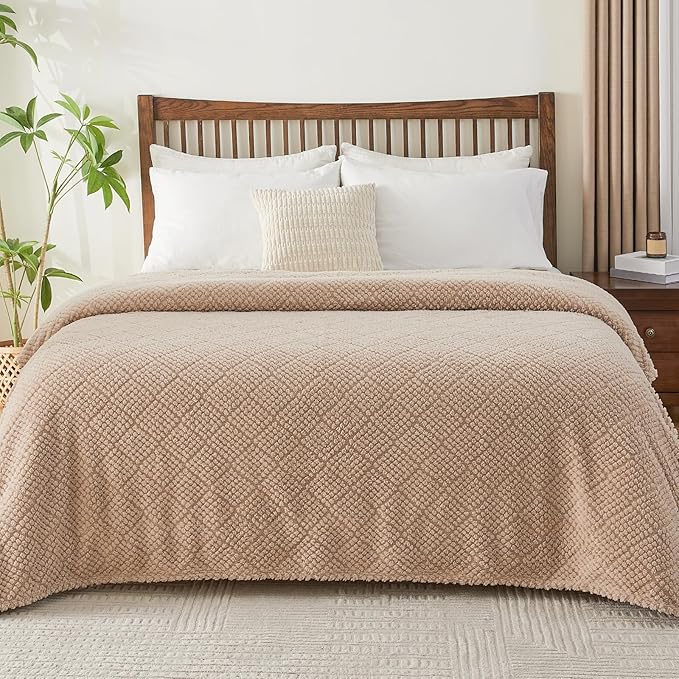EMME Fleece Blanket, 3D Jacquard Throw Blanket for Couch and Bed, Soft Cozy and Fluffy Blankets Lightweight Luxury Flannel with Waffle Design (Beige, 80" x 90")