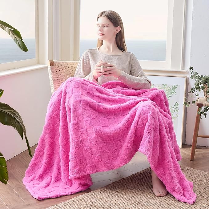 NEWCOSPLAY Super Soft King Blanket Hot Pink Premium Silky Flannel Fleece 3D Checkered Lightweight Bed Blanket All Season Use (Hot Pink Checkered, King(90"x110"))