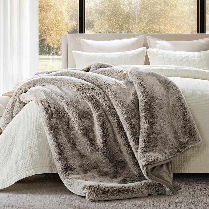 EVERGRACEHOME Luxury Soft Faux Chinchilla Fur Throw Blanket for Couch, Warm Thick Heavy Winter Throw Blanket 1220GSM for Bed, Fluffy Cozy Mink Blanket with Reversible Velvet, Champagne Fawn, 50"x60"