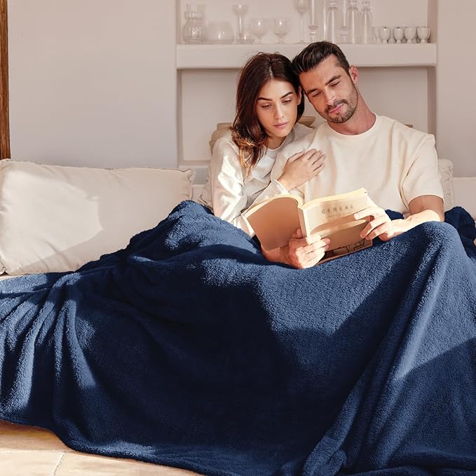 Exclusivo Mezcla King Size Blanket for Bed, Super Soft Velvet Plush Fleece Blankets, Fuzzy Cozy and Warm for Winter, 90x104 Inches, Navy Blue