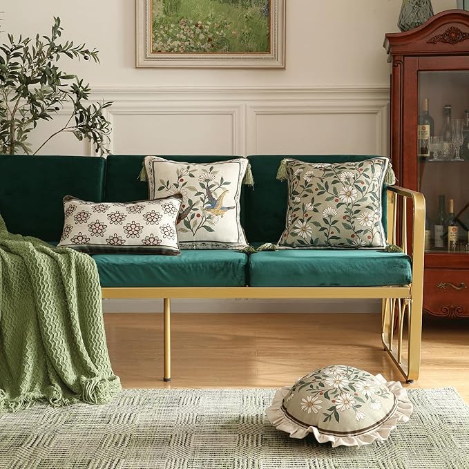 ISAENNE Design Square Green Floral Linen Throw Pillow Covers 18"x18" Pack of 2, White Simple Elegant Daisy Pattern Cushion Covers Decor Pillowcases for Bed,Living Room,Outdoor,Car