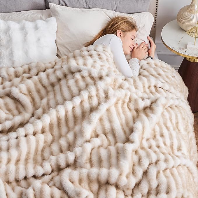 NEWCOSPLAY Faux Fur Twin Blanket Brown Luxury Fluffy Thick Warm Blanket for Couch Sofa Bed 1000GSM (Stripe Brown Thick, Twin(60"x80"))