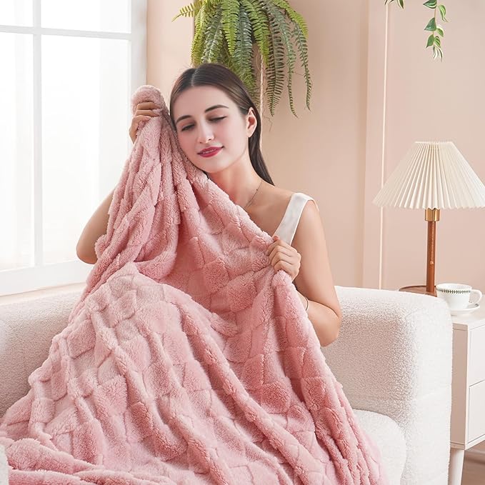 Pink Throw Blanket for Couch Sofa Bed 50x60 inches,Fleece Blankets Microfiber Flannel with Diamond Checkered Pattern Lightweight Plush Soft Cozy Gifts for Women Mom Girls,Light Pink