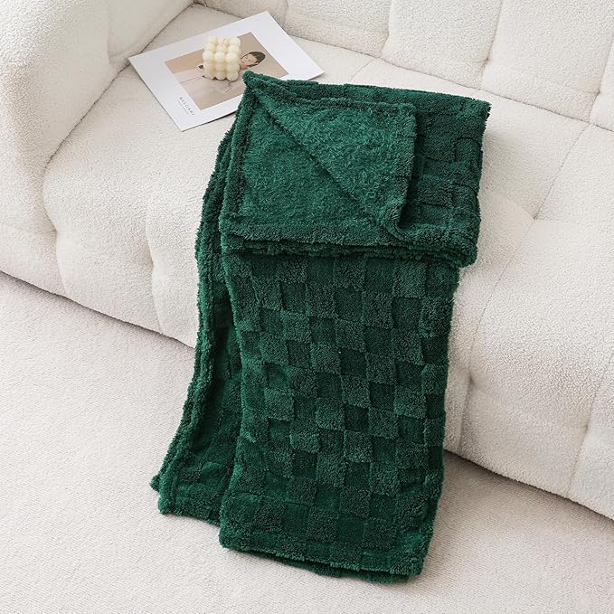 Green Fleece Throw Blanket 50”×60” for Couch Sofa Bed,Super Soft Cozy Plush Microfiber Flannel Blanket with 3D Checkered Design Lightweight for Adults,Woman,Girls