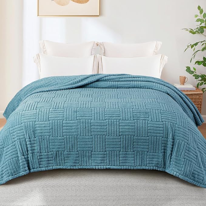 Whale Flotilla Lightweight Fleece King Size Blanket for Bed, Fuzzy Soft Blankets with Decorative Jacquard Pattern for All Season, Warm and Fluffy, 90x104 Inch, Slate Blue