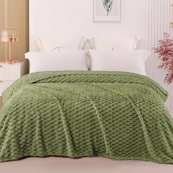 Exclusivo Mezcla Fleece Twin Blanket for Bed, Extra Large Fuzzy Olive Green Bed Blankets, Soft Cozy Plush Sofa Throws for All Seasons, 60x80 Inches