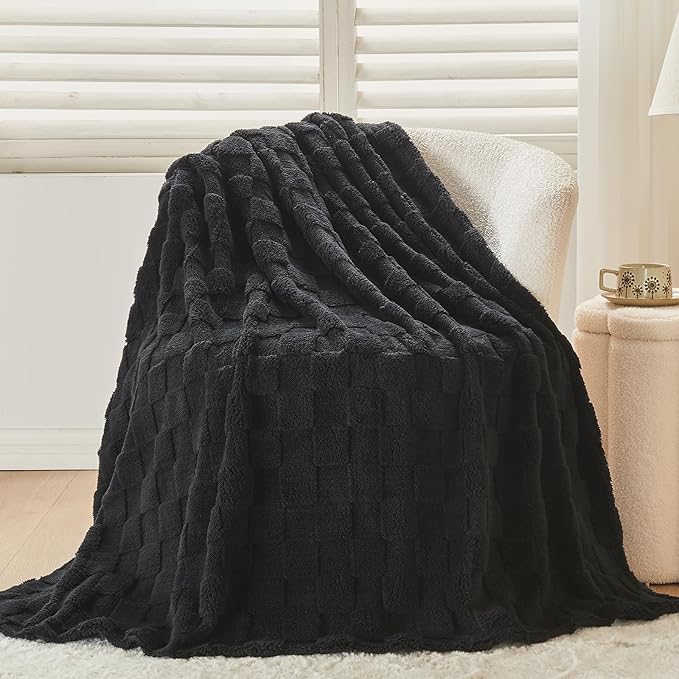 NEWCOSPLAY Super Soft Throw Blanket Black Premium Silky Flannel Fleece 3D Checkered Lightweight Bed Blanket All Season Use (Black Checkered, Throw(50"x70"))
