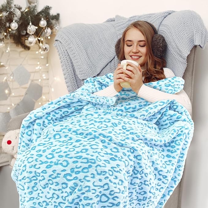 Soft Fleece Blanket Queen Size Fuzzy Sky Blue Queen Blankets for Bed Lightweight Extra Large Cozy Cyan Throw Blanket 90"x90"