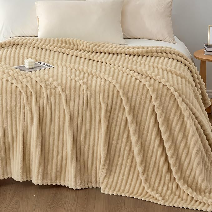 Joiedomi Queen Size Blanket for Bed, Soft & Warm Brown Fleece Blankets Gifts for Women Mom, Cozy Cute Soft Throw 90x90 Inches