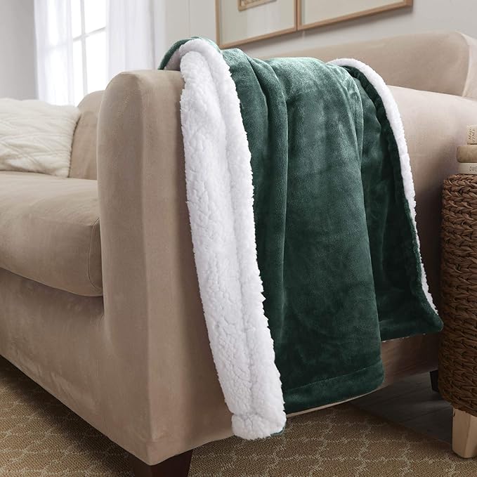 Genteele Sherpa Throw Blanket Super Soft Reversible Ultra Luxurious Plush Blanket, 40 x 50 inches, Hunter Green/White