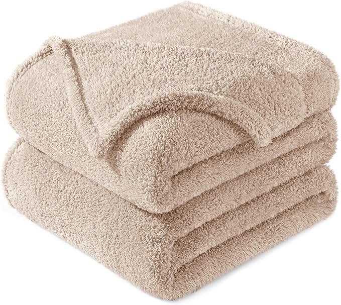 Exclusivo Mezcla Twin Size Blanket for Bed, Super Soft Velvet Plush Fleece Blankets, Fuzzy Cozy and Warm for Winter, 60x80 Inches, Camel