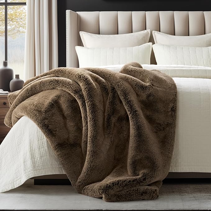 EVERGRACEHOME Luxury Soft Faux Chinchilla Fur Throw Blanket for Couch, Warm Thick Heavy Winter Throw Blanket 1220GSM for Bed, Fluffy Cozy Mink Blanket with Reversible Velvet, Brown Sable, 50"x60"