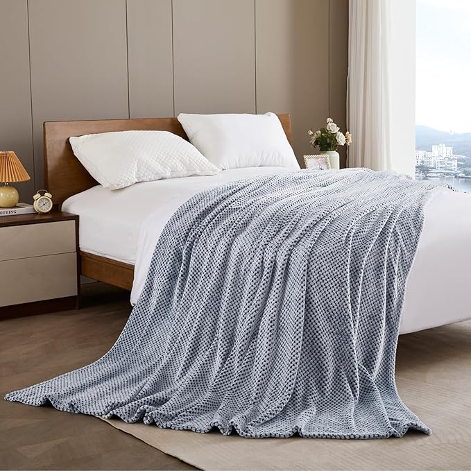 Exclusivo Mezcla Fleece Bed Blanket King Size, Super Soft and Warm Blankets for Couch, Sofa and Bed Waffle Textured, Cozy, Fuzzy and Lightweight (Heather Navy Blue, 90x104 Inches)