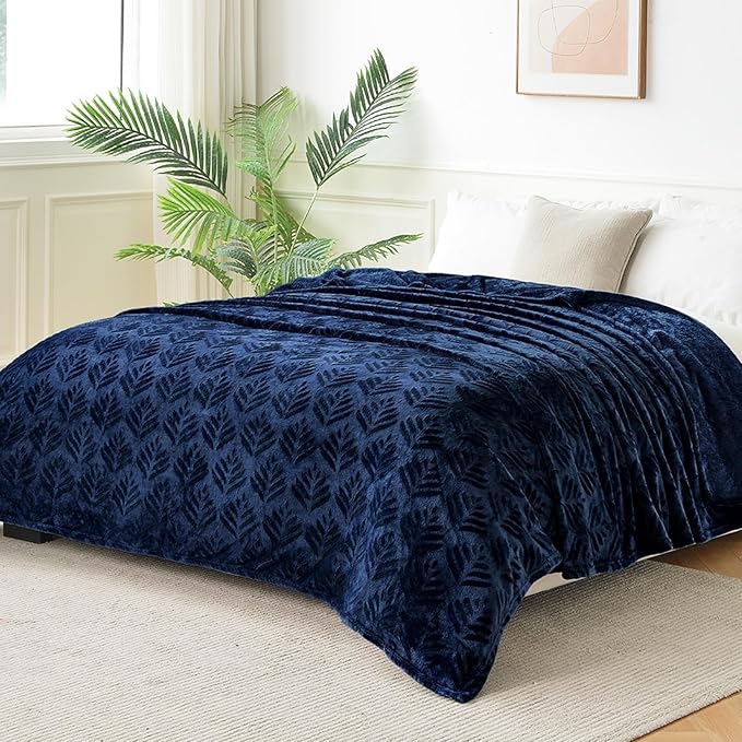Exclusivo Mezcla King Size Fleece Blanket for Bed, Super Soft and Cozy Blankets All Season Use, Leaves Pattern, Plush Fuzzy Lightweight, Navy Blue, 90x104 Inch