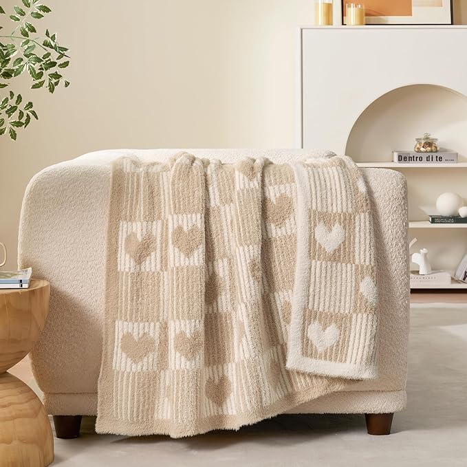 Snuggle Sac Heart Checkered Throw Blanket for Women,Love Blanket Heart Blankets for Her Wife Girlfriend Mom,Super Soft Warm Fluffy Faux Fur Blanket for Couch Sofa Bed,Beige Heart,60x80 inches