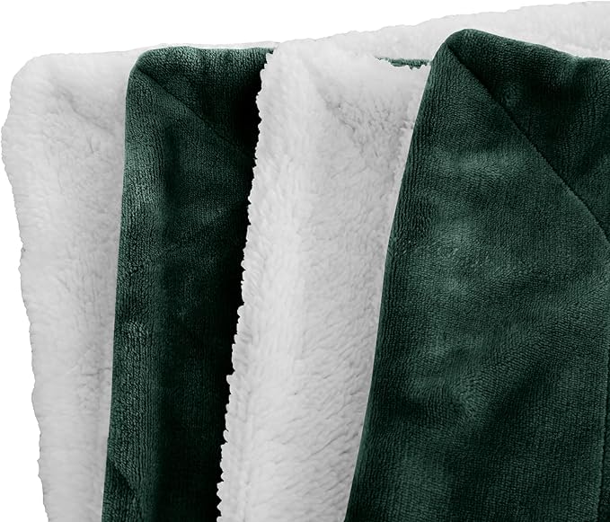 Elegant Comfort Luxury Ultra-Plush Velvet Touch Fleece Throw Soft, Warm, Cozy| Micromink Sherpa-Backing Reversible Blanket for Bed, Sofa and Couch, Solid Hunter Green