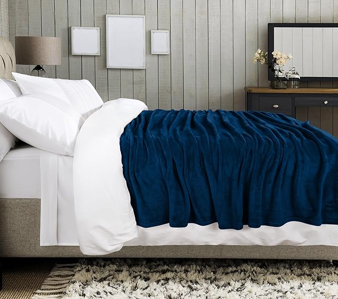 Utopia Bedding Navy Fleece Blanket Twin Size Lightweight Fuzzy Soft Anti-Static Microfiber Bed Blanket (60x80 Inch)
