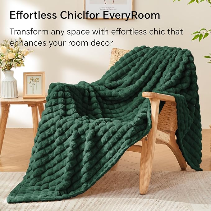 BEDELITE Emerald Green Throw Blanket Twin Size for Bed- Super Soft and Warm 3D Checkered Fluffy Fuzzy Fleece Blanket, Luxurious Plush Cozy Blanket for Room Decor Fall and Winter, 60x80 inches