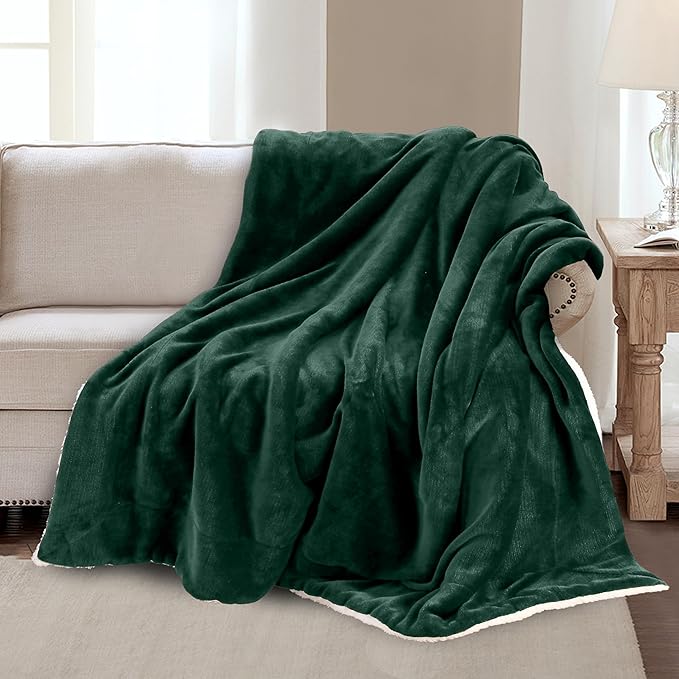 Mocassi Premium Ultra-Soft Velvet Touch Flannel Fleece Sherpa Throw - Warm Cozy Reversible Plush Micromink Throw Blanket for Couch, Bed and Sofa - Fluffy, Christmas Winter Bedding Gift, Hunter Green