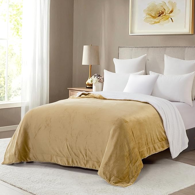 Mocassi Premium Ultra-Soft Flannel Fleece Sherpa Throw Blanket - Warm Cozy Reversible Plush Micromink Blanket for Couch, Bed and Sofa - Fluffy, Christmas Winter Bedding Gift, Twin, Gold