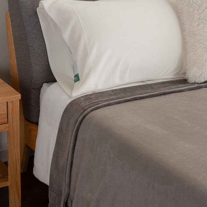 Berkshire Blanket Classic VelvetLoft® Solid Bed Blanket Queen Size,Lightweight Soft Fuzzy Plush Blanket for Bed and Couch,Charcoal Gray,90x90 Inches