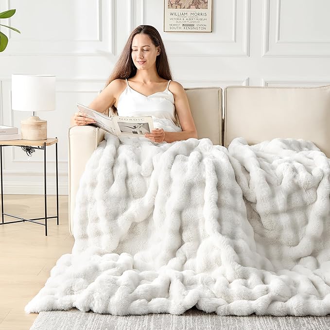 Luxury 1000GSM Faux Rabbit Fur Throw Blanket, Super Heavy Warm Cozy Blankets for Couch Bed Sofa, Bubble Plush Fuzzy Elegant Soft Reversible Mink Blanket for Living Room Bedroom, White
