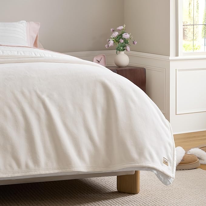 UGG Coco Queen Fleece Blanket for Bed – Luxury Room Decor, Plush & Warm Queen Blanket for Bed, Gifts for Teens and Women, 90" x 92", White Snow