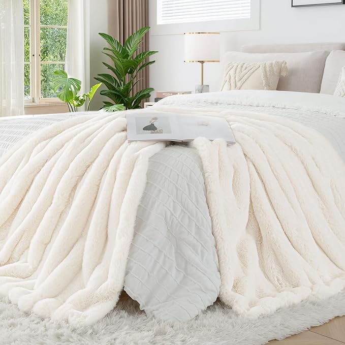 Touchat Ultra Soft Luxury Fluffy Ridgeline Faux Fur Throw Blanket, Thick Warm Fuzzy Blankets for Winter, Cozy Plush Reversible Blanket for Couch, Bed, Sofa，Beige Cream White, 90x90 Inches